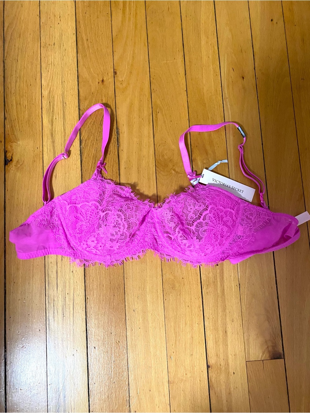NWT VICTORIA'S SECRET BRA